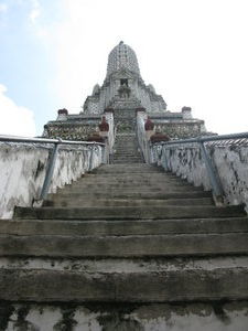 Kohti Wat Arunin huippua