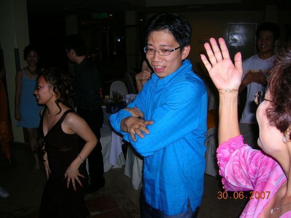 Chia Lih can't dance!