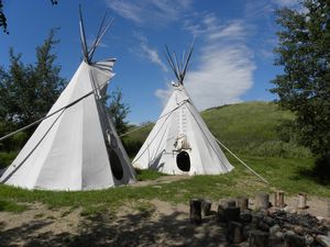 Tipis at Wanuweskin