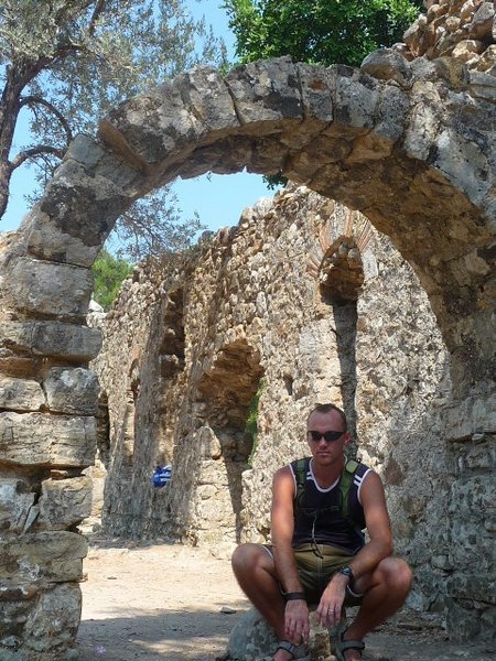 Kev in the ruins around Olympos
