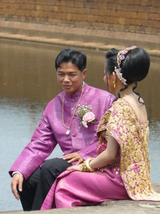 Bride & Groom Pictures At Angkor