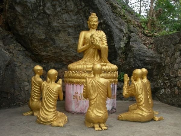 Wat Tham Phousi