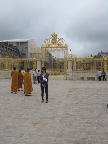 Devant Versailles