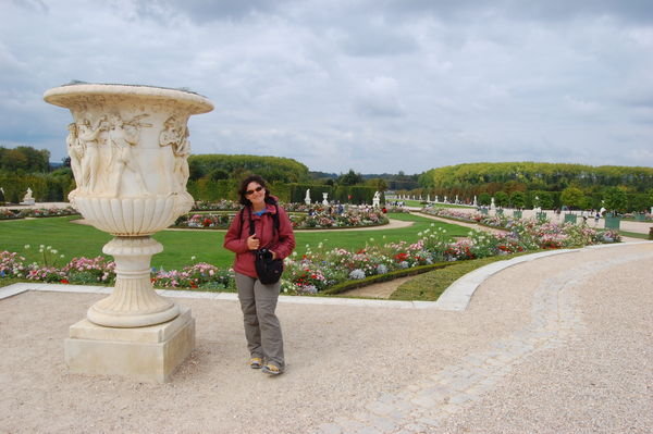 Kathie posing at Versailles
