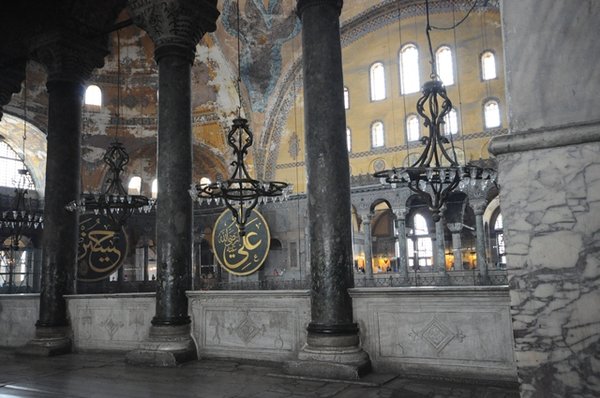 Pillars inside Aya Sofia