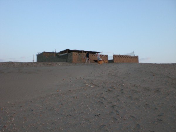 La casa de Silvia y Martin en la playa de Cherrepe