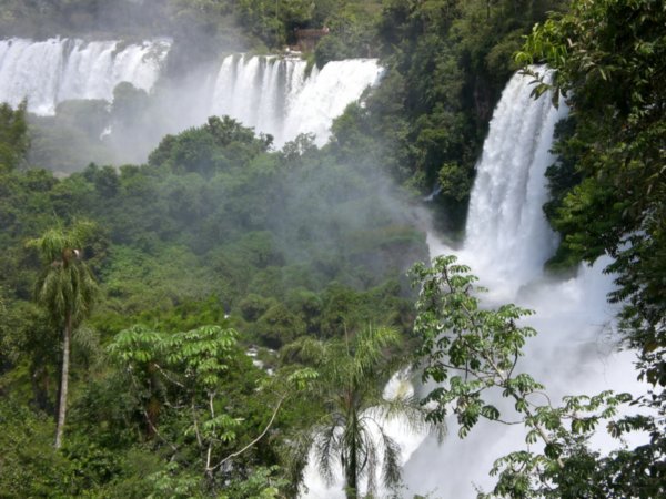 Vista panoramica de las cataratas de Iguazu