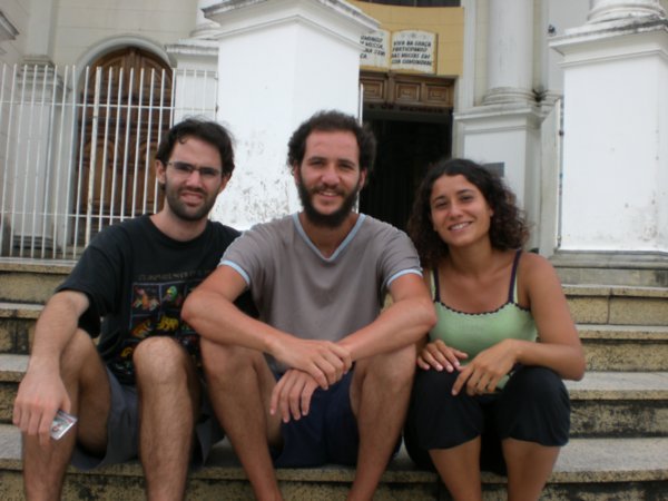 Didac, Ivan y Rocio en la iglesia de Ilheus