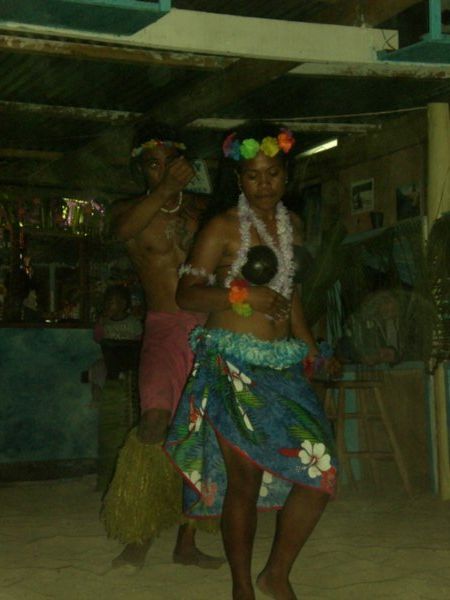 Fijianos bailando 