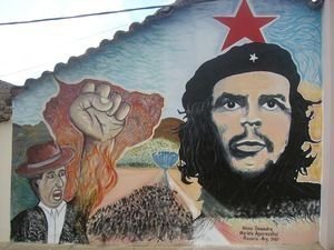 Mural homenaje al Che en Vallegrande