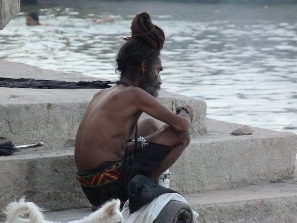 Hombre en el Ganges