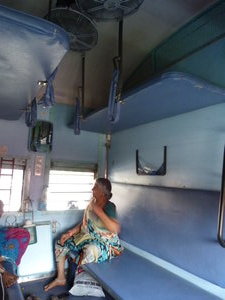 Interior de un tren indio
