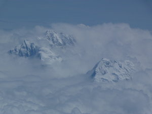 Montanas del himalaya desde el avvion a casi 9000 m  de altura