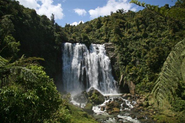Marakopa Falls