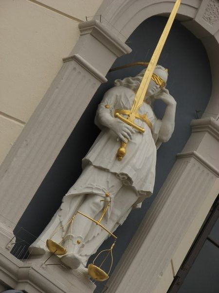 Lüneburg Townhall Statue