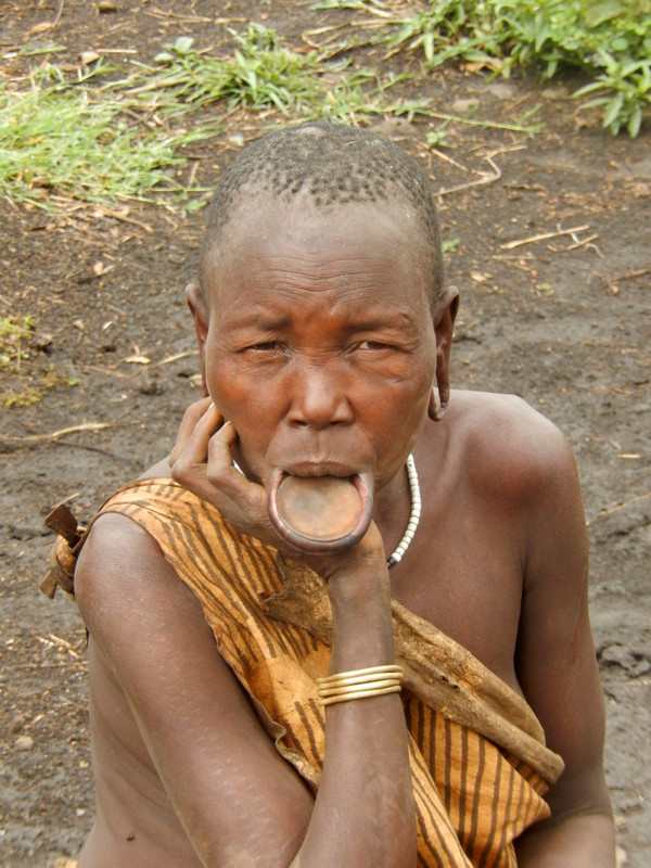 ... and this is what the Mursi woman looks like in the flesh