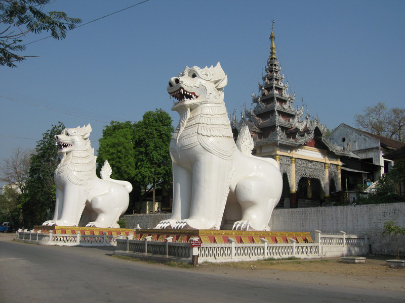 Entrance to Mandalay Hill