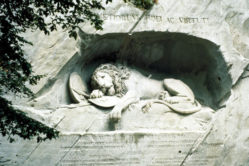 Lion monument at Glacier Garden