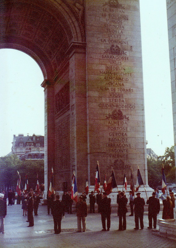 French Veterans at the Arc de Triomphe