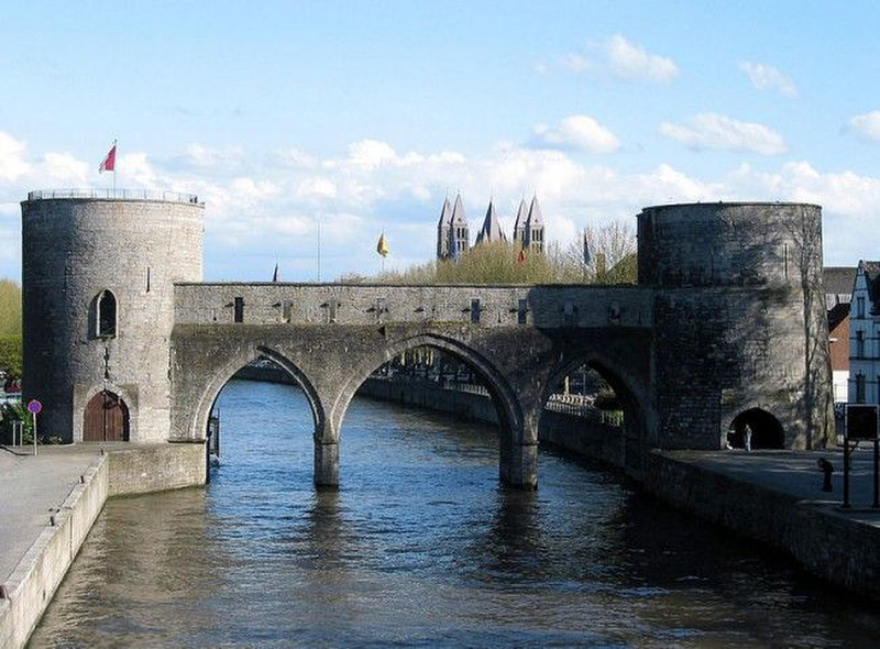 Pont des Trous, Tournai