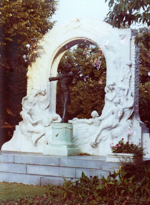 Strauss Monument, Munich