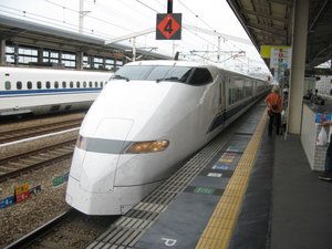 Shinkansen arriving at Shinagawa