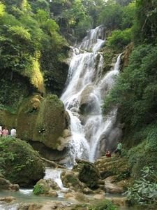 Kwang Xi waterfall from the bottom ...