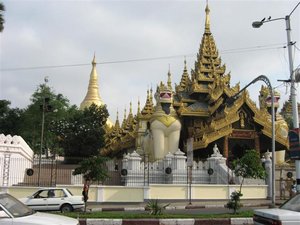Entrance to the Shwedagon Pagoda
