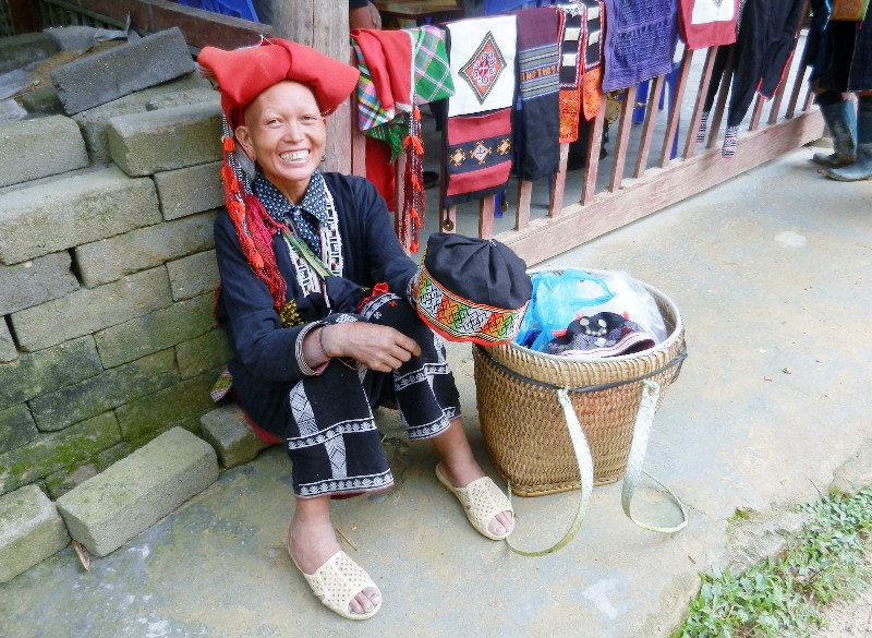 A red-hatted Dzao lady