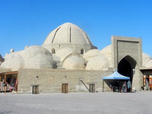 Building holding souvenir stalls, Bukhara