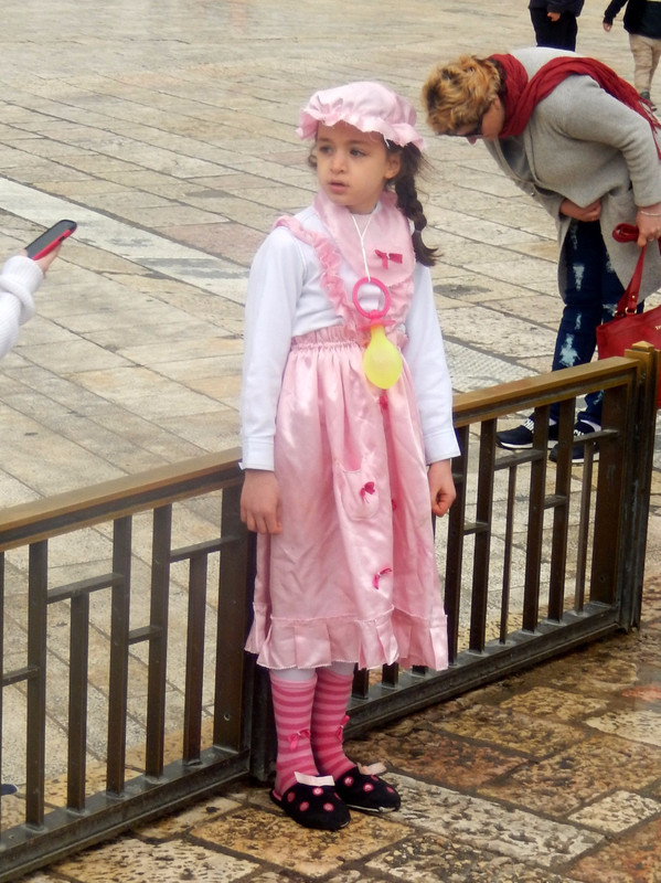 Young girl at the Western Wall