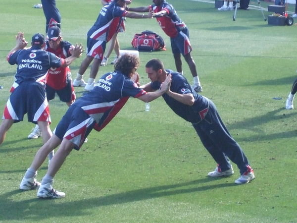 KP and Sidebottom practice leaning
