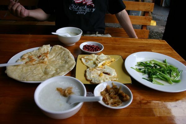 1st Breakfast in Lijiang