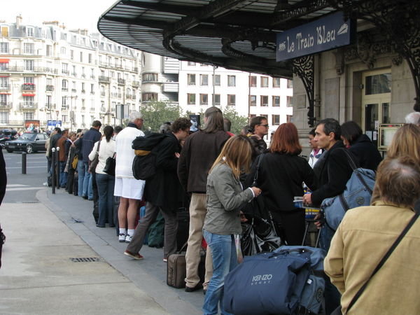 The taxi queue at Gare de Lyon