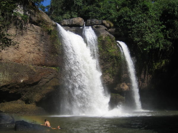Heaw Suwat Falls