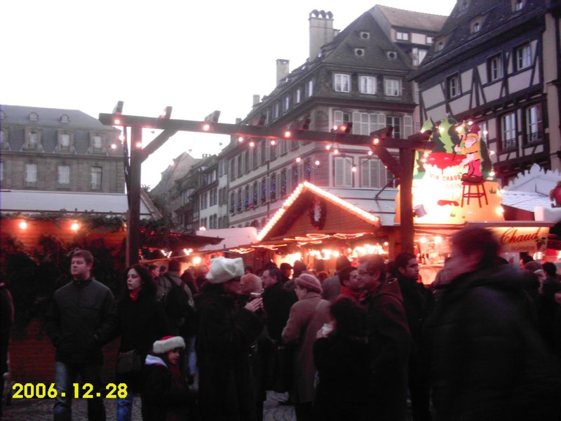 Marche de Noel, Place de la Cathedral
