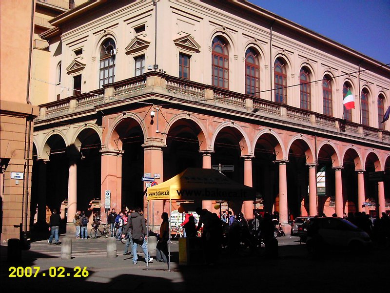 Random Building, Bologna