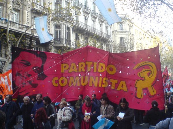 The Communist Party demonstrating in favour of the government