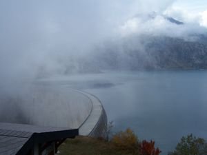 the water barrier and lake in the Swiss side
