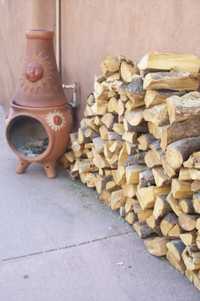 Logs and Ceramic Fireplace 