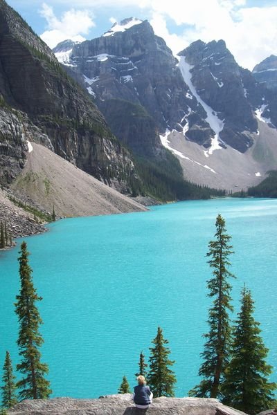 The Enchanting Glacial Waters of Moraine Lake