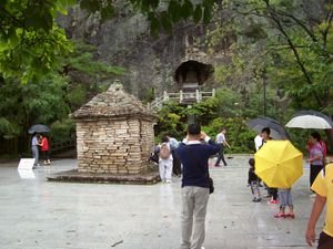 Tri Budda Cave