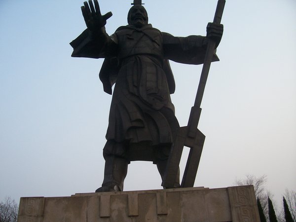 DaYu statue