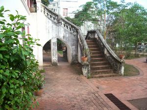 staircase arch