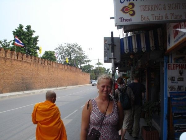 Elaine n Monk Chiang Mai