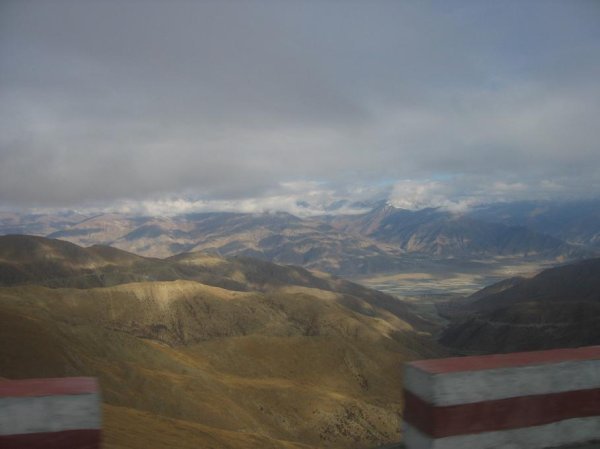 On the way to Yamdrok-Tso