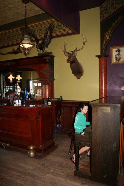 Rachel playing in the Saloon Bar