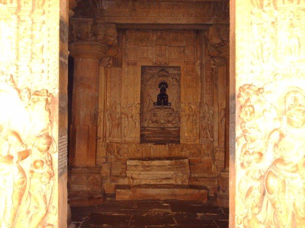 Khajuraho - Inside shrine