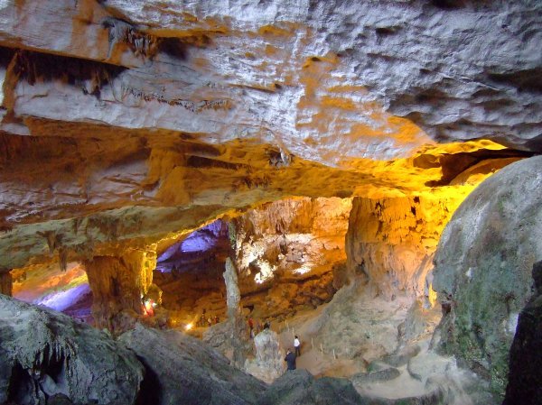 Ha Long Bay - Caves