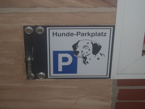 "aparcamiento" para perros...solo en Alemania!!!